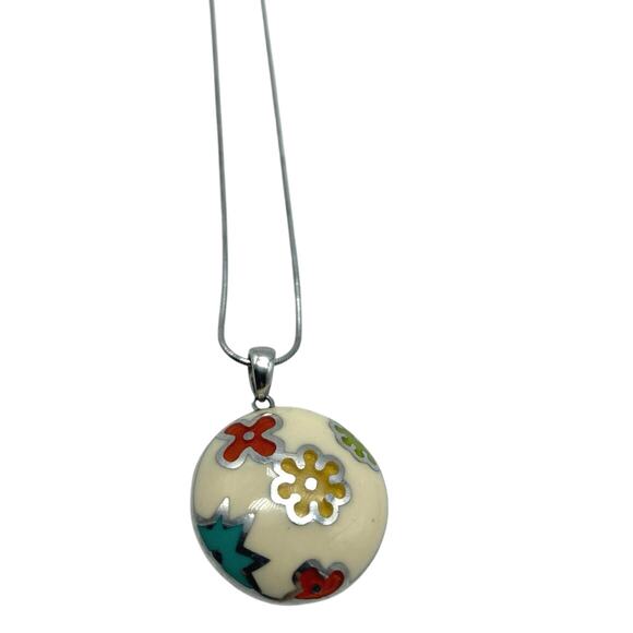 Sterling Silver Italy Chain Cream Round Enamel Pendant Floral silver trim & Bale - Picture 1 of 6
